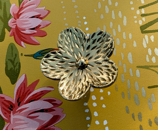 Gold brass flower door handle/Daisy cabinet pull/Flower drawer knob/Flower shaped cabinet handle/Floral door knob/Brass furniture hardware