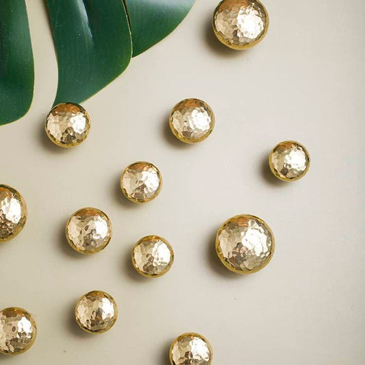 Round shiny gold hammered brass cabinet handle/Glittery gold drawer knob/Polished textured brass door handle/Solid brass furniture hardware