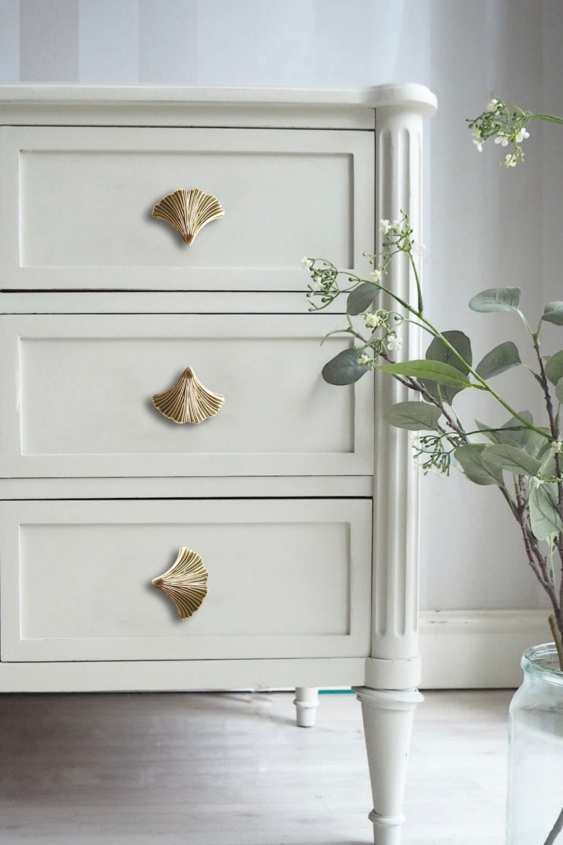 Gold ginkgo leaf shaped cabinet pull/solid brass leaf door handle/Gingko drawer knob/Golden leaves drawer pull/brass furniture hardware