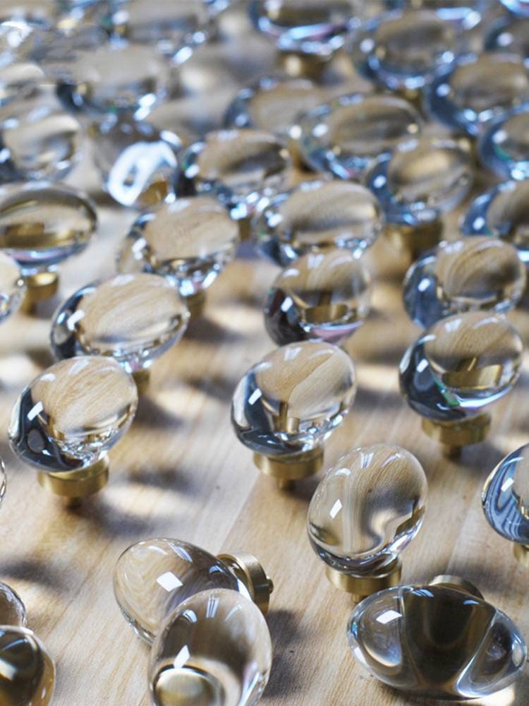 Mid century modern clear crystal cabinet pull/Transparent  oval shaped door knob/crystal furniture hardware/vintage style egg shaped handle