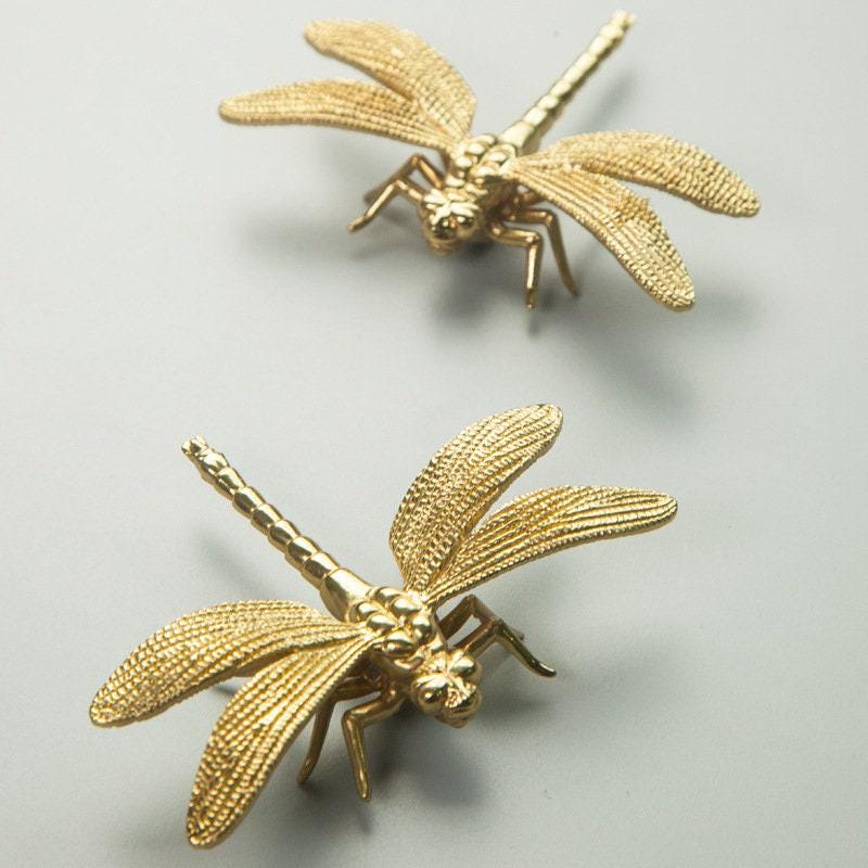 Gold brass dragonfly cabinet pull/dragonflies drawer knob/dragonfly drawer handle/brass furniture hardware/home improvement/unique handle